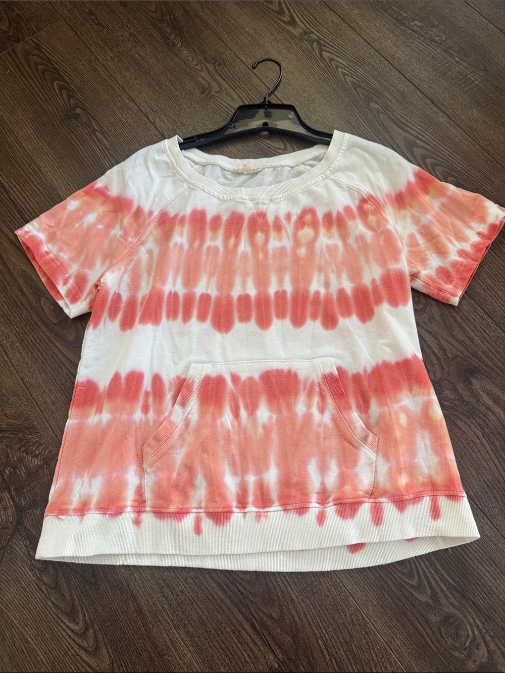 Women’s Short Sleeve Tie-Dye Pullover Top in Coral White